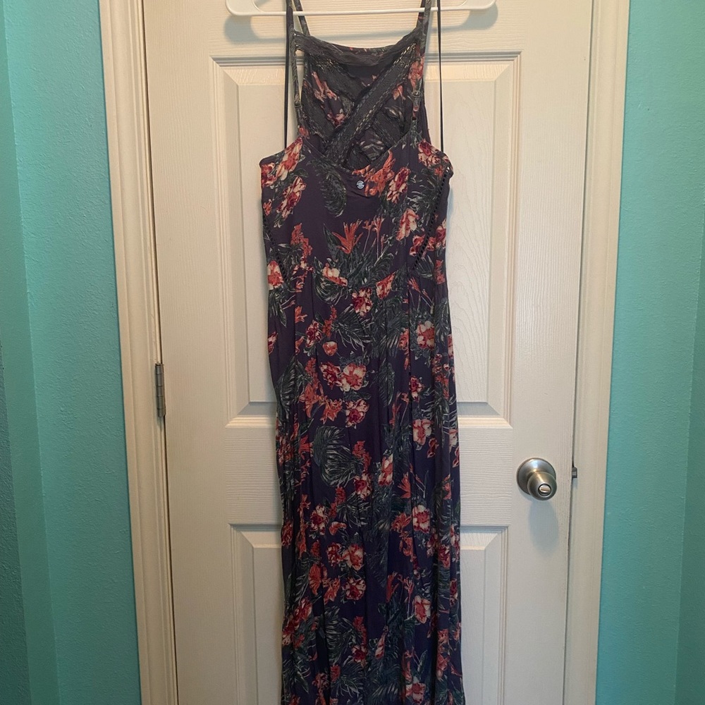 Dress - Picture 3 of 7